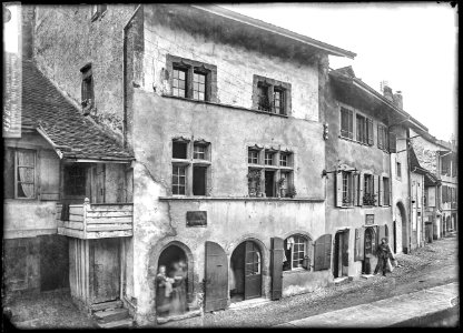 CH-NB - La Sarraz, Maison, Façade, vue partielle - Collection Max van Berchem - EAD-7546