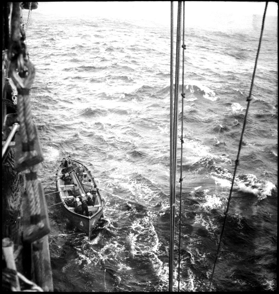 CH-NB - Mittelmeer, 75 km SW von Toulon- Brand der Orazio - Annemarie Schwarzenbach - SLA-Schwarzenbach-A-5-23-170