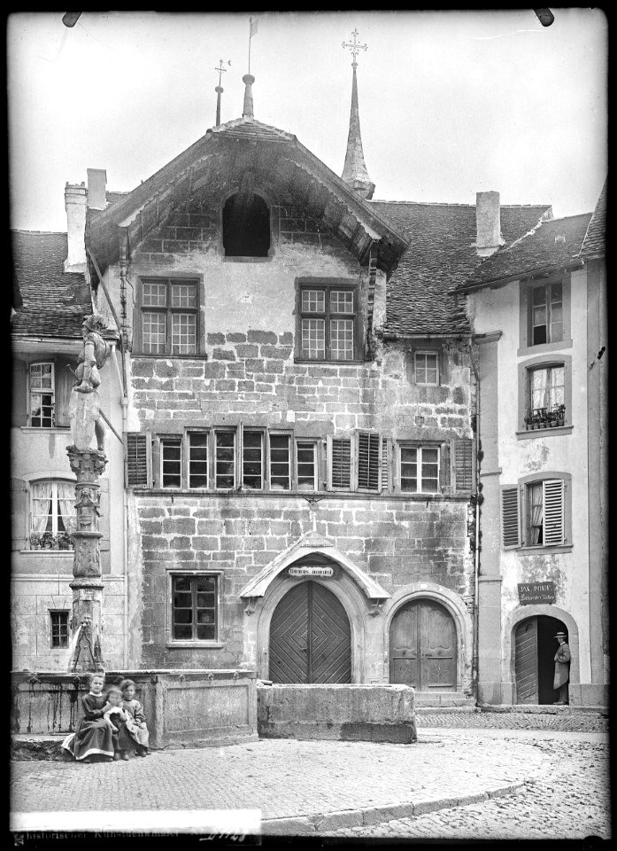 CH-NB - Le Landeron, Hôtel de Ville, vue d'ensemble - Collection Max van Berchem - EAD-8656