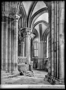 CH-NB - Lausanne, Cathédrale protestante Notre-Dame, vue partielle intérieure - Collection Max van Berchem - EAD-7303