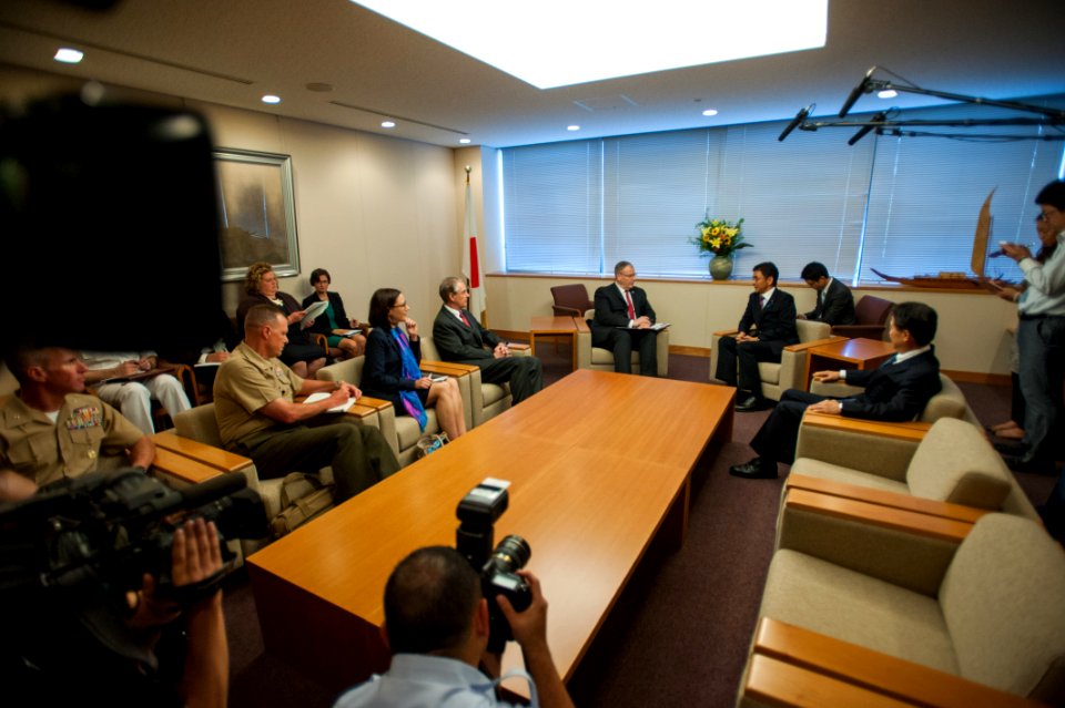 Deputy Secretary of Defense Work With Japan’s Senior Vice Foreign Minister Kishi - Flickr - East Asia and Pacific Media Hub