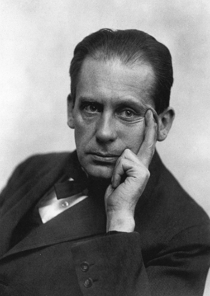 Der Architekt Walter Gropius, Begründer des Staatlichen Bauhauses Weimar, um 1919