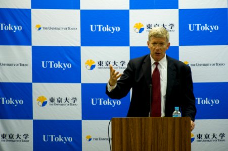 Deputy Secretary of Energy Poneman Engages Students in Tokyo - Flickr - East Asia and Pacific Media Hub (2)
