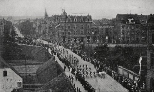 Der Korso des Deutschen Radfahrerbundes zu Düsseldorf am 7. August 1904 über Eisenbahnüberführung an der Grafenberger Allee, Foto Julius Söhn photo