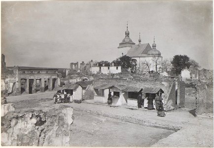 Der gebrandschatzte Hauptplatz in Rohatyn (BildID 15438460)