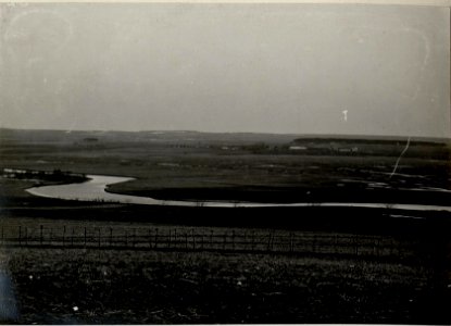 Der von der 12cm Bel.Kan.Batt.zusammengeschossene Ort Rebov an der Nida im Gefechtsabschnitt des Inf.Reg.8 (BildID 15540216)