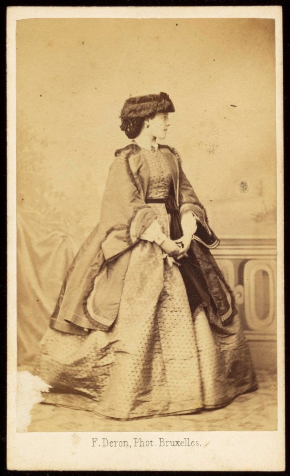 Deron, François - carte de visite, Portret van een vrouw, staand