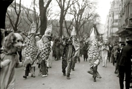 Desfile de carnaval por las calles de San Sebastián (6 de 18) - Fondo Car-Kutxa Fototeka