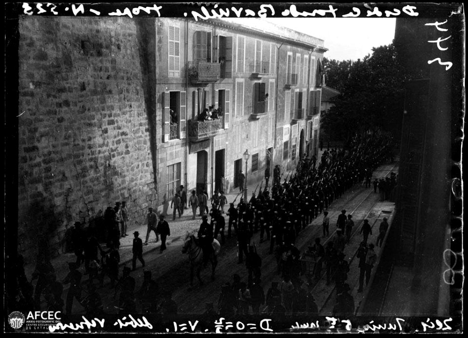 Desfilada de les tropes militars (AFCEC VIDAL A 0344)