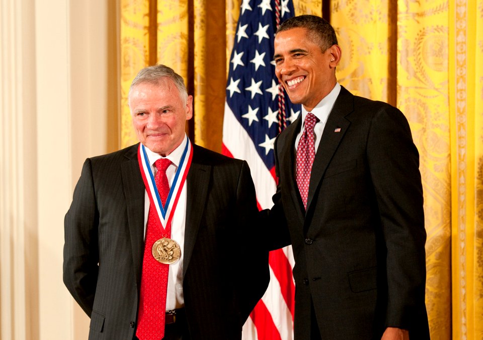 Dr. Lee Hood receiving the National Medal of Science from President Obama