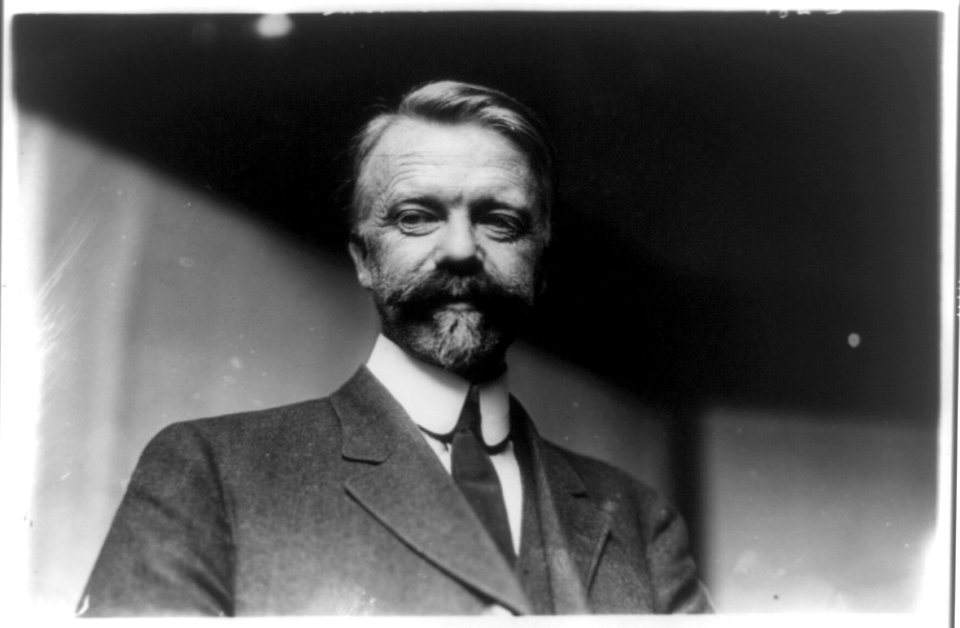 Dr. Luther Halsey Gulick, Y.M.C.A. Director, head-and-shoulders portrait, facing front LCCN96510868