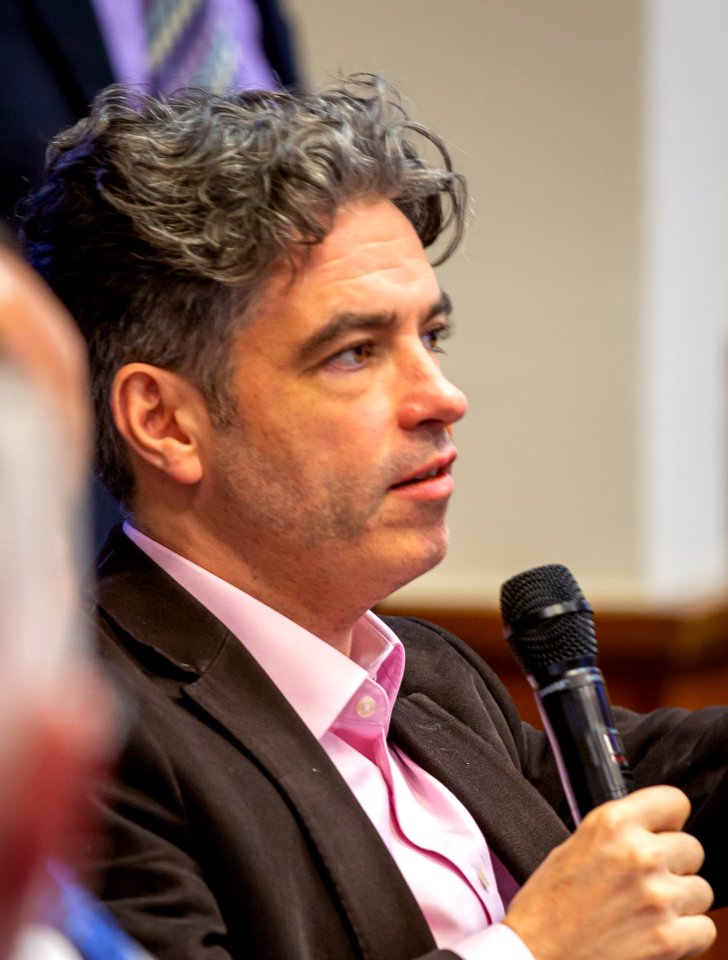Dr. Leroy Cronin (cropped)