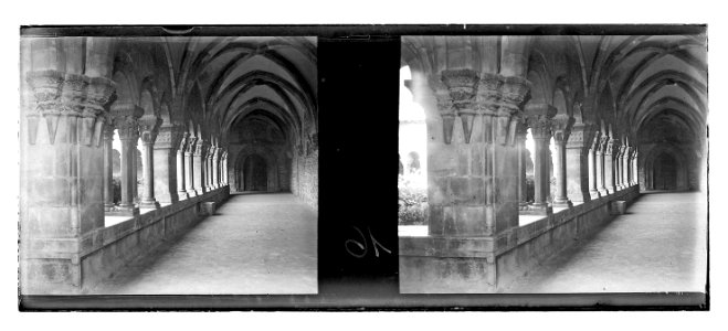 Galeria del claustre de la catedral de Santa Eulàlia