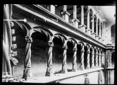 Galeries del claustre del convent de Sant Bartomeu de Bellpuig (AFCEC VINTRO D 2610)