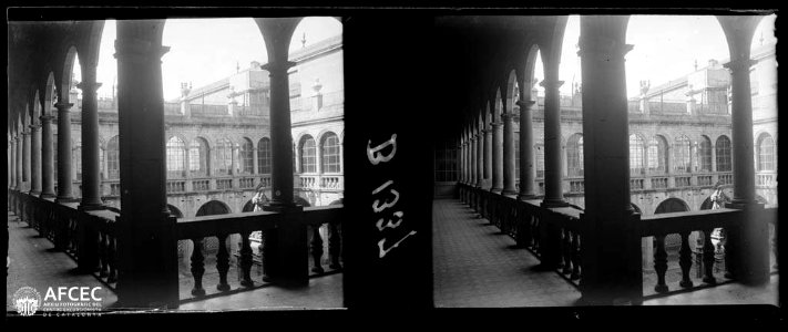Galeria superior de la casa de Convalescència de Barcelona