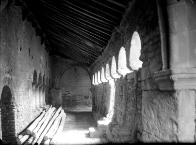 Galeria del claustre de la catedral de Roda d'Isàvena