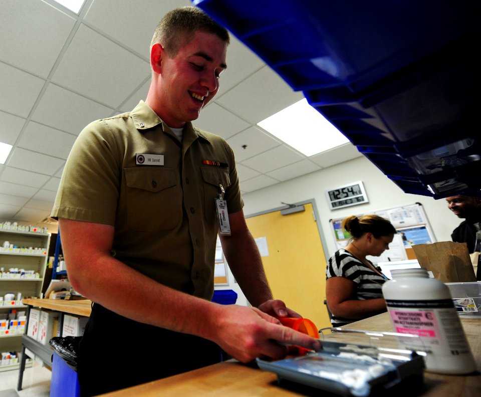 Galley activity 120919-N-FR671-033