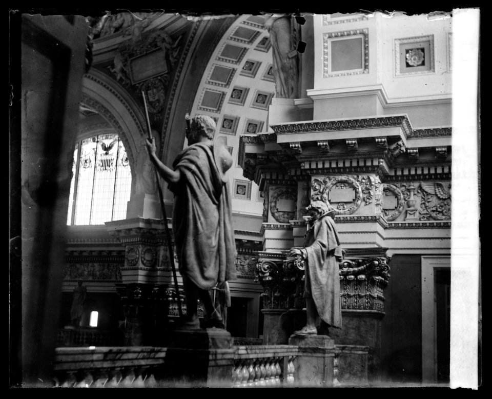 Gallery, Library (of Congress, Washington, D.C.) LCCN2016819412