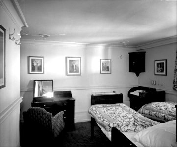 Gainsborough Suite on the 'Aquitania' (1914) RMG G10879