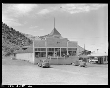 General store patronized by the miners. Utah Fuel Company, Sunnyside Mine, Sunnyside, Carbon County, Utah. - NARA - 540500