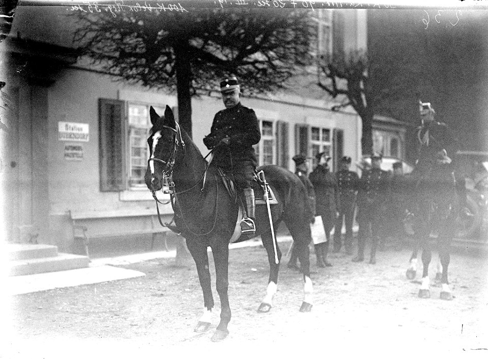 General Wille zu Pferd - CH-BAR - 3237764