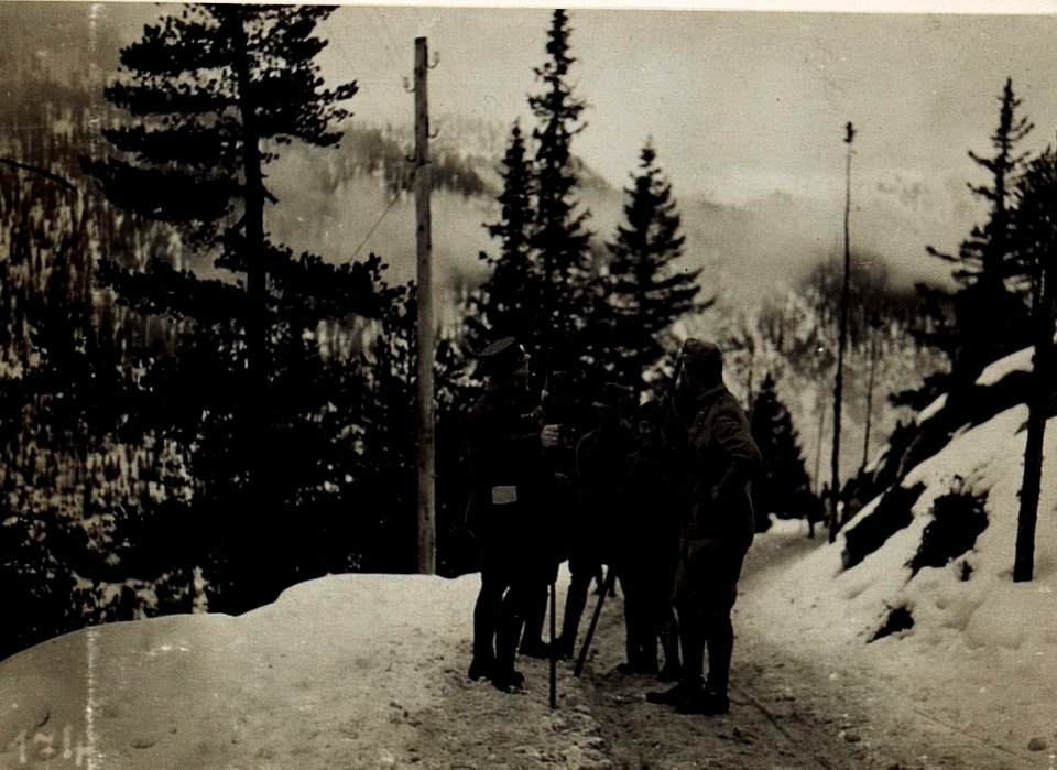 Generalmajor Terboglav auf Rekognoszierung Plätzwiese, 8.12.1915. (BildID 15582800)