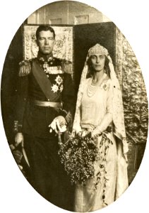 Gustaf VI Adolf of Sweden and Lady Louise Mountbatten photo