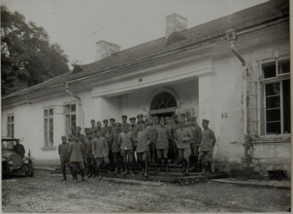 Generalstab der 12.ITD.und der 1.deutschen Res,Div.in CZEREMCHOW. (BildID 15451025)
