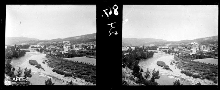El riu Ter al seu pas per Sant Quirze de Besora i un pont al fons