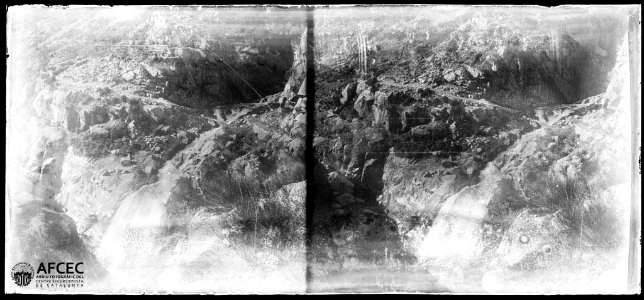 El salt del Grill en un vessant rocós (AFCEC TORRAS B 11072)