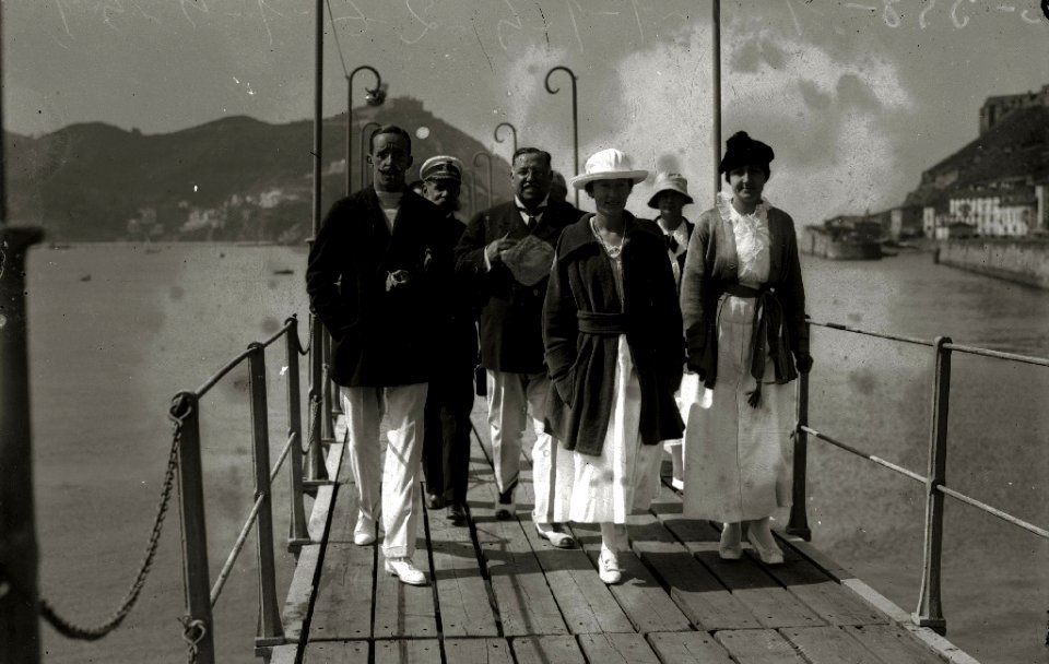 El rey Alfonso XIII en el puerto (4 de 4) - Fondo Car-Kutxa Fototeka