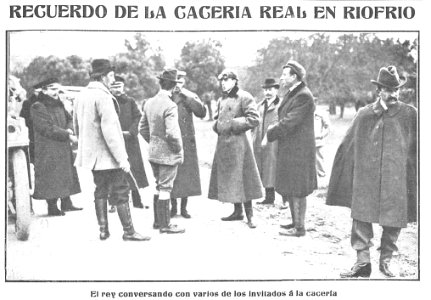 El rey conversando con varios de los invitados á la cacería, de Campúa, Nuevo Mundo, 26-10-1905