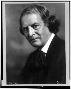 Elbert Hubbard, head-and-shoulders portrait, facing left LCCN92522146