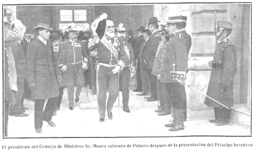 El presidente del Consejo de Ministros Sr. Maura saliendo de Palacio después de la presentación del Príncipe heredero, de Campúa, Nuevo Mundo, 16-05-1907