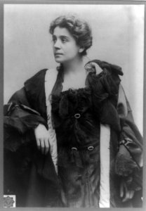 Eleanora Duse, half-length portrait, standing, in costume, facing left LCCN93511643