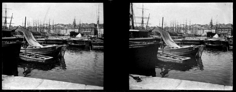 El port de Marsella amb algunes barques i edificis al fons (AFCEC MORELLO X 111)