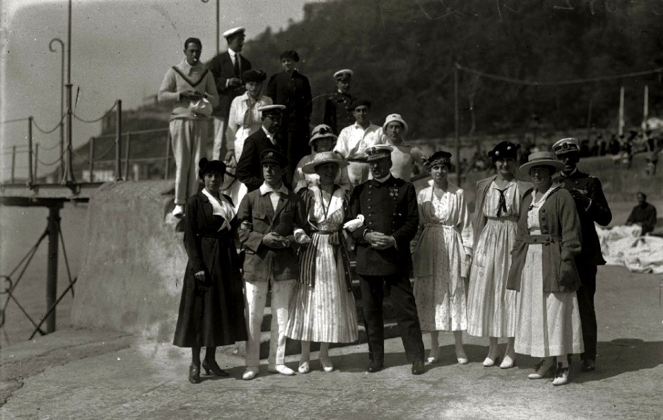 El rey Alfonso XIII en el puerto (3 de 4) - Fondo Car-Kutxa Fototeka