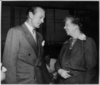 Eleanor Roosevelt and Gary Cooper at Lake Success, NY 09-2458M original photo