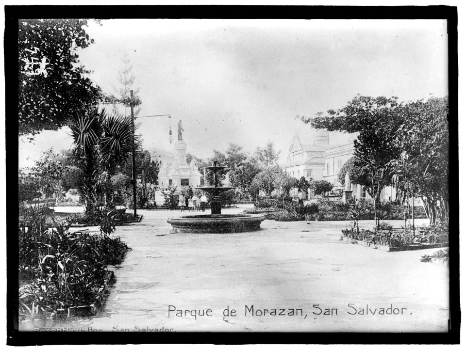 EL SALVADOR. PARK SCENE IN SAN SALVADOR LCCN2016863541