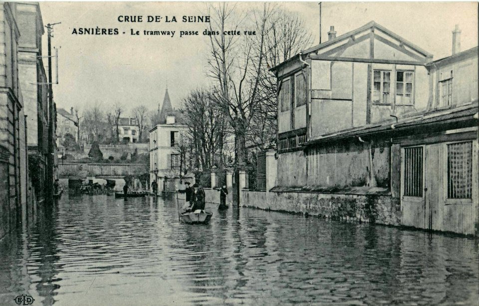 ELD - CRUE DE LA SEINE - ASNIERES - Le tramway passe dans cette rue