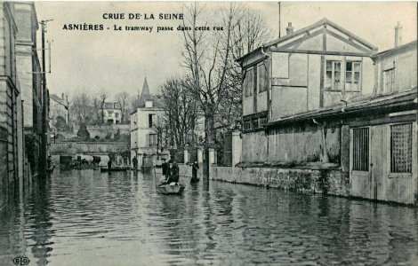ELD - CRUE DE LA SEINE - ASNIERES - Le tramway passe dans cette rue