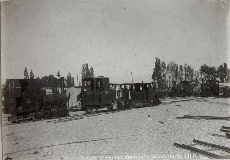 Erbeutete Kleinbahn in S.Antonio 1.11.17. (BildID 15608642)