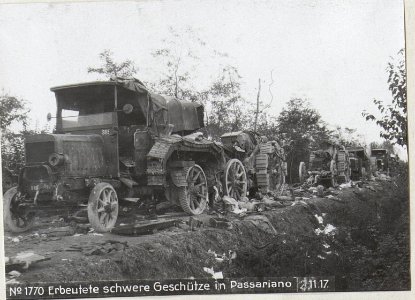 Erbeutete schwere Geschütze in Passariano 2.11.17. (BildID 15608817)