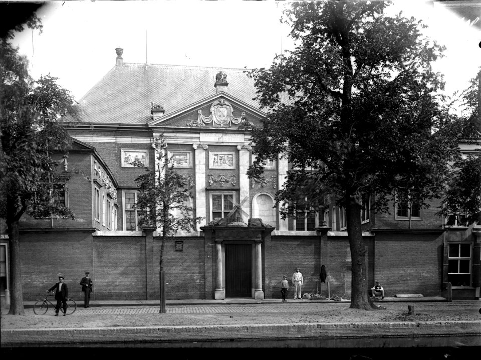 ErfgoedLeiden LEI001013142 Gezicht op de Lakenhal aan de Oude Singel