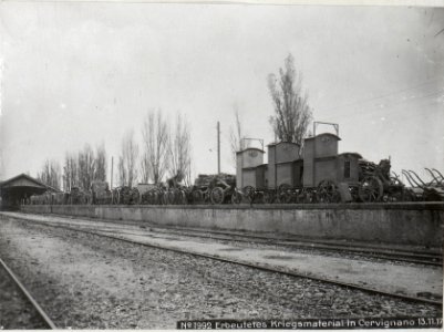 Erbeutetes Kriegsmaterial in Cervignano 13.11.17. (BildID 15610771)
