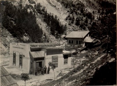 Elektrizitäts Werk Unterbreth mit Druckrohrleitung. Aufgenommen am 19. Mai 1916. (BildID 15475734)
