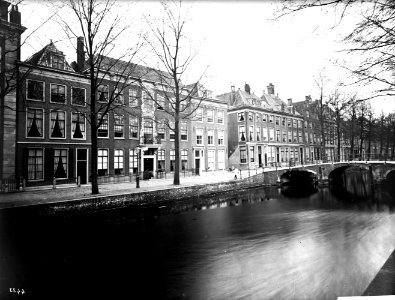 ErfgoedLeiden LEI001015287 Rapenburg nrs 63-45 met Academiegebouw photo