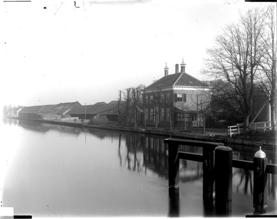ErfgoedLeiden LEI001015604 Dakpannenfabriek en woonhuis van Van Oordt aan de Heimanswetering in Oudshoorn