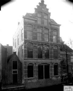 ErfgoedLeiden LEI001015996 Achtergevel aan de Oude Rijn van Drukkerij Eduard IJdo in de Koppenhinksteeg en aan de Hooglandsekerkgracht