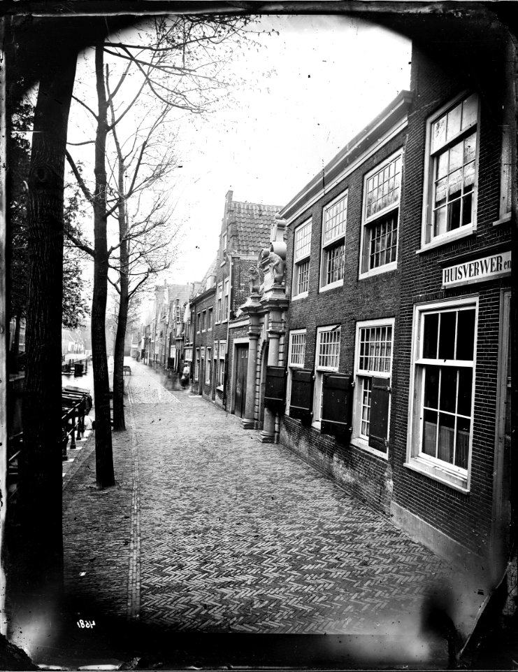 ErfgoedLeiden LEI001015837 Manegepoort in de Kaiserstraat in Leiden